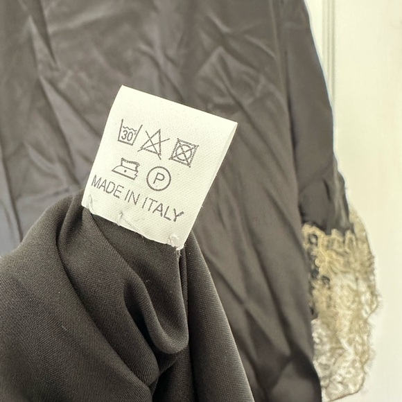 Rosamosario 100% Silk Black Silk Gold Chantilly Lace Kaftan with Train Clemira - Picture 12 of 17